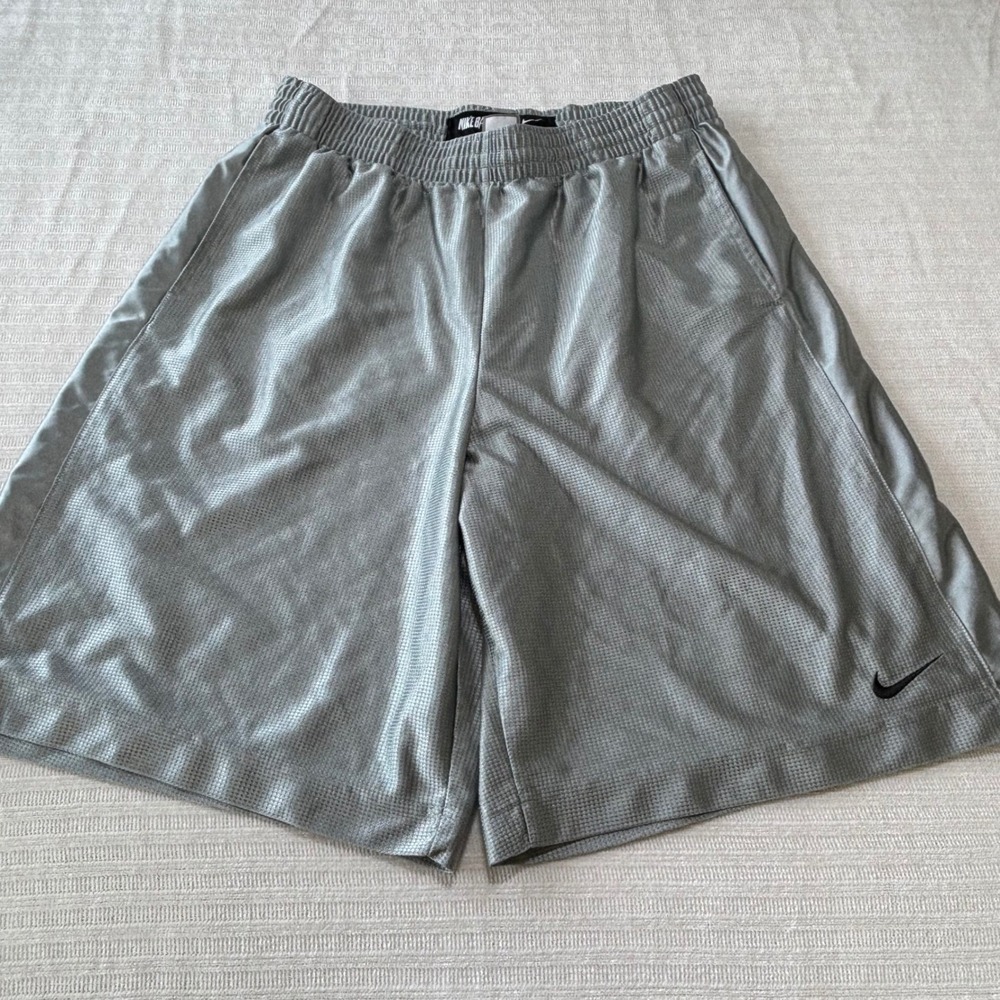 Nike Basketball Shorts Mens XL Silver Grey Mesh Athletic Gym Pockets 207630-071